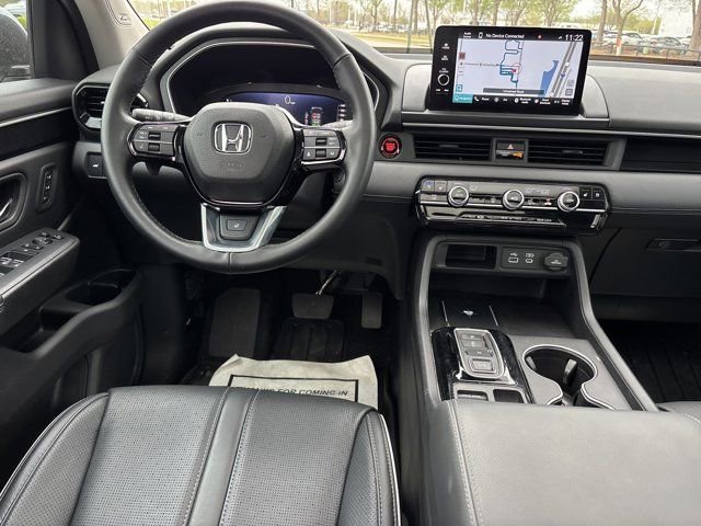 Used 2025 Honda Pilot Elite image 19