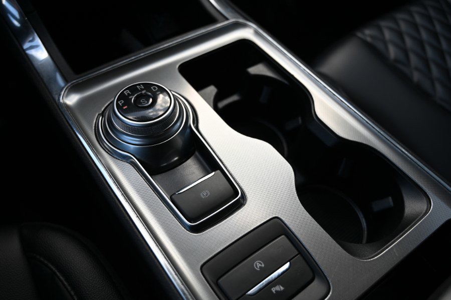 Used 2024 Ford Edge Titanium image 31