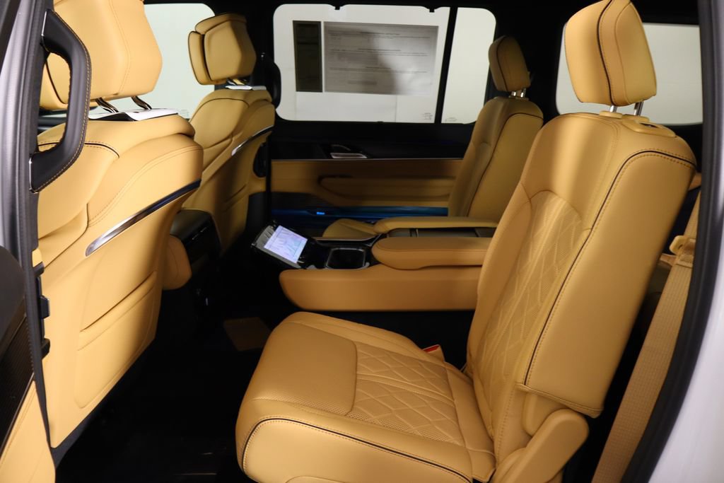 New 2026 Jeep Grand Wagoneer Summit AWD/4WD image 16