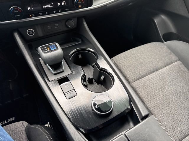 Used 2021 Nissan Rogue SV image 52