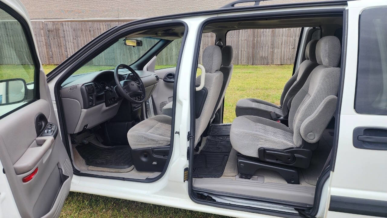 Used 2004 Chevrolet Venture LT FWD image 12