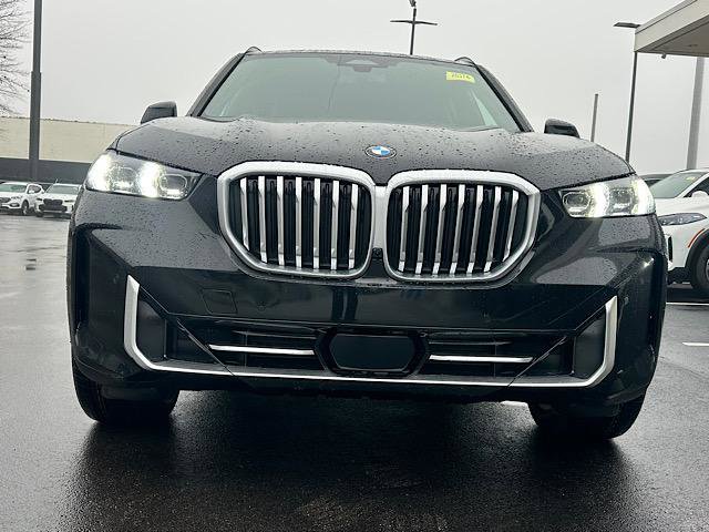 New 2026 BMW X5 xDrive40i w/ Premium Package image 2