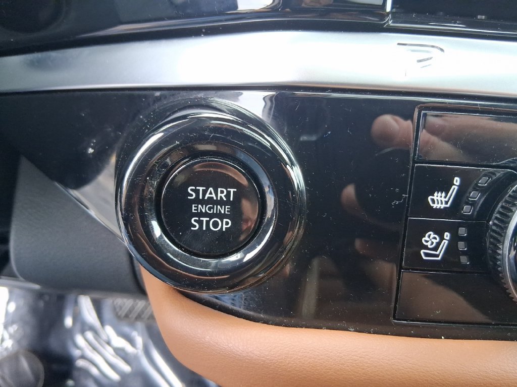 Used 2026 Nissan Pathfinder Platinum w/ Cargo Package FWD image 29