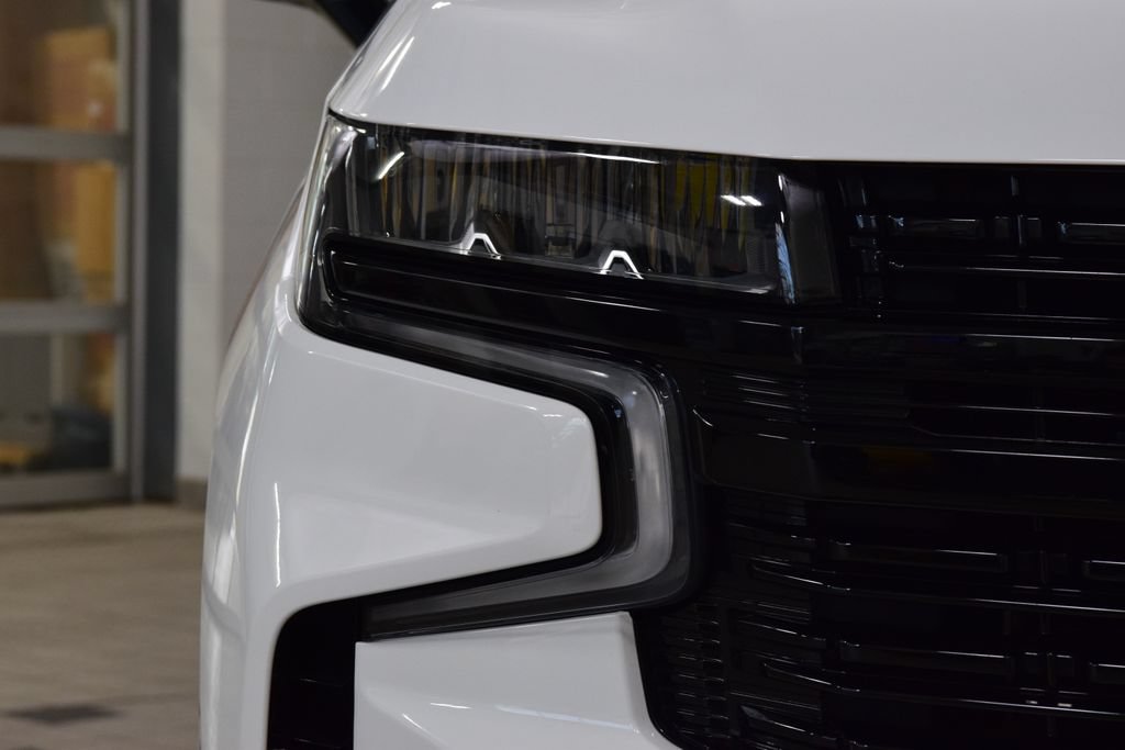Used 2023 Chevrolet Tahoe RST w/ Luxury Package AWD/4WD image 12