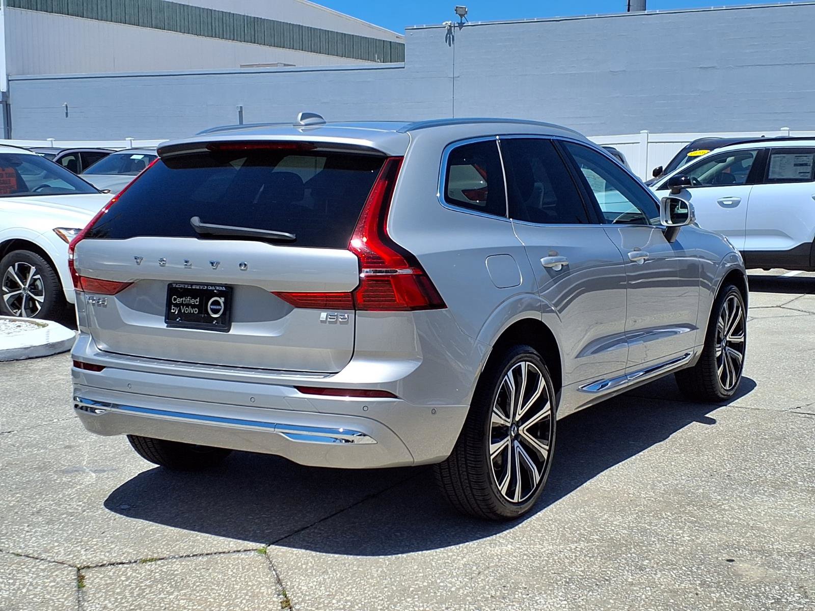 Certified 2023 Volvo XC60 B5 Ultimate w/ Climate Package FWD image 7