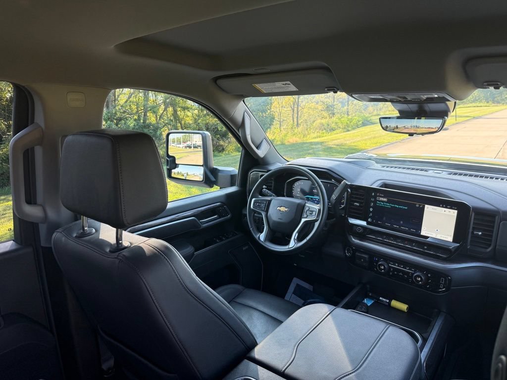 Used 2026 Chevrolet Silverado 2500 LTZ w/ LTZ Premium Package AWD/4WD image 22