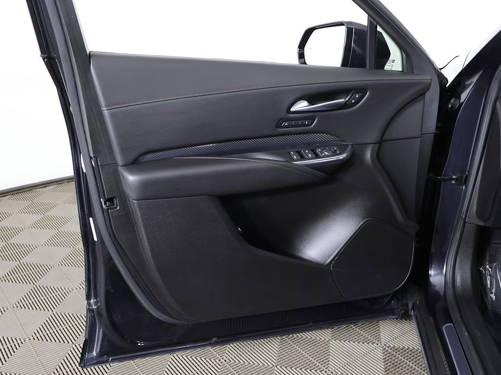 Used 2023 Cadillac XT4 Sport image 21