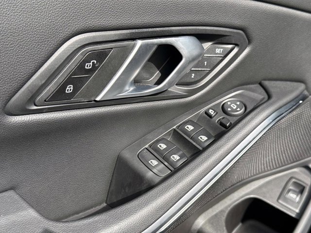 Used 2025 BMW 330i Sedan RWD image 17