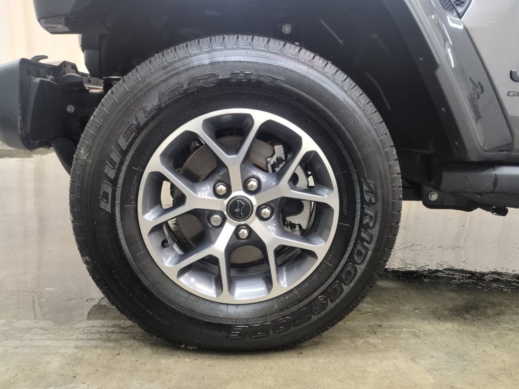 Used 2025 Jeep Gladiator Sport image 12