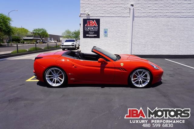 Used 2014 Ferrari California RWD image 28