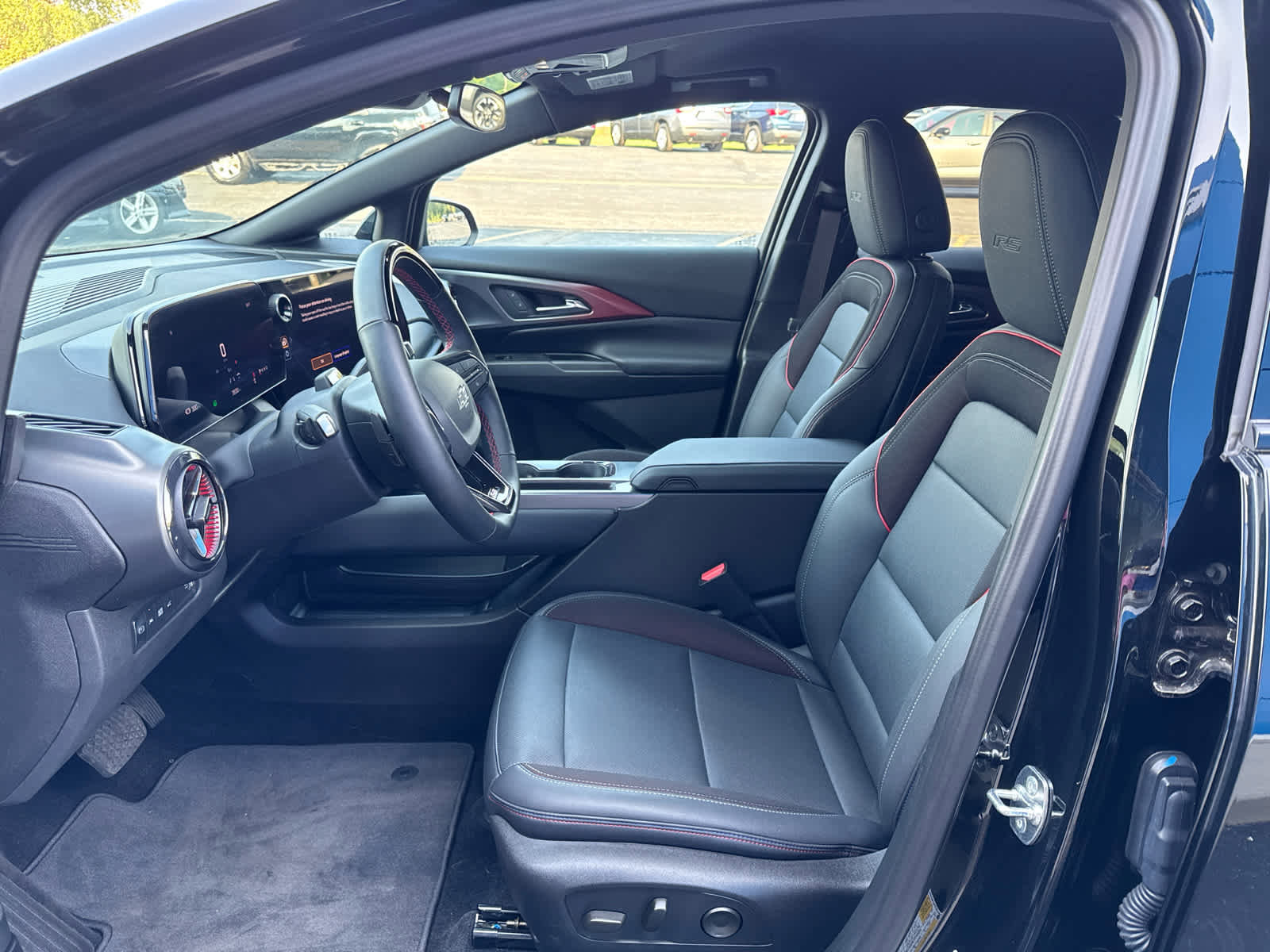 Used 2024 Chevrolet Equinox EV RS image 21