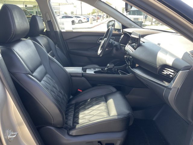 Used 2023 Nissan Rogue Platinum FWD image 30