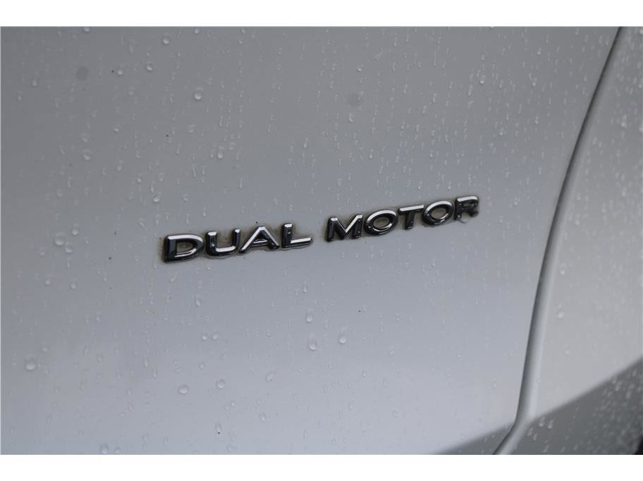 Used 2020 Tesla Model Y Long Range image 34