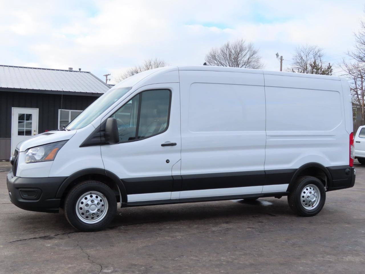 Used 2024 Ford Transit 250 148 Medium Roof Extended AWD image 2