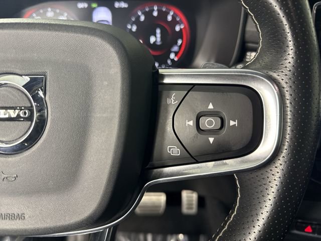 Used 2019 Volvo XC40 T5 R-Design image 13