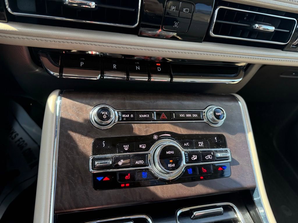 Used 2020 Lincoln Aviator Reserve w/ Equipment Group 201A image 32