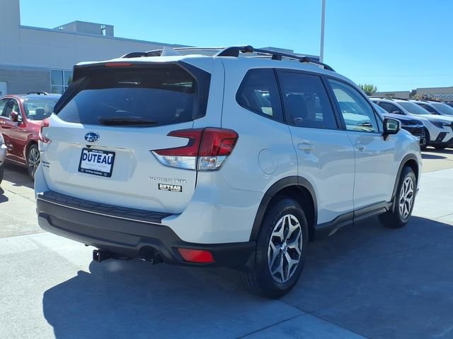 Used 2019 Subaru Forester Premium w/ All-Weather Package AWD/4WD image 6