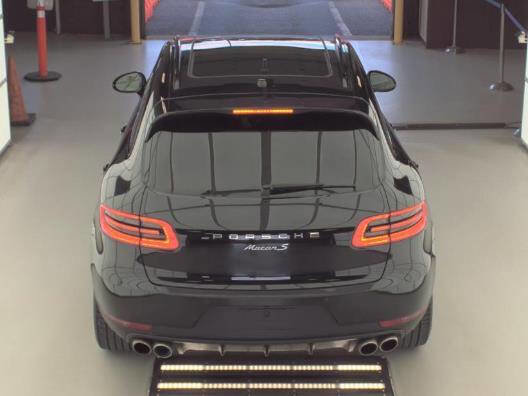 Used 2018 Porsche Macan S w/ Premium Package Plus AWD/4WD image 4