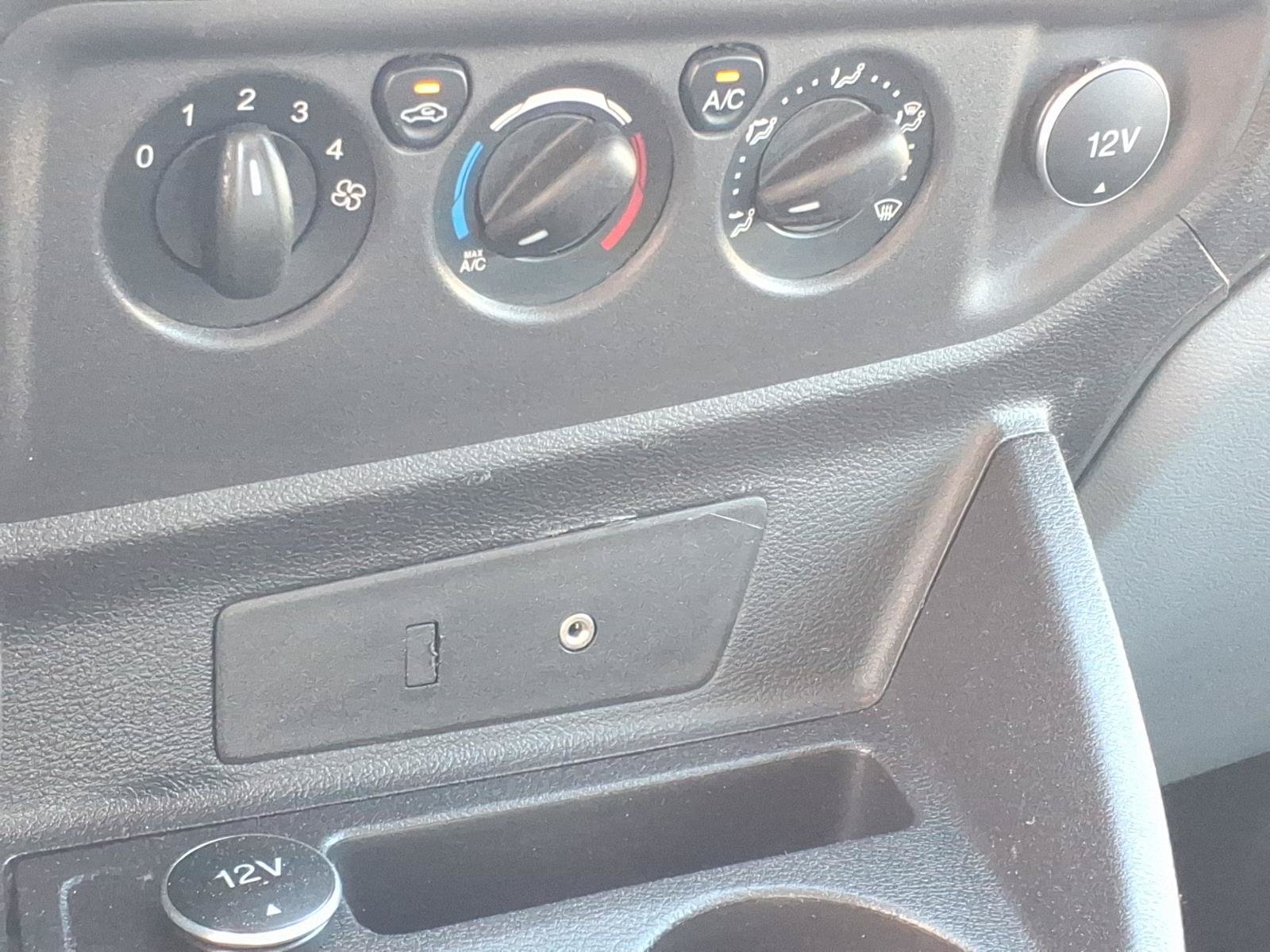 Used 2016 Ford Transit 150 130 Low Roof RWD image 8