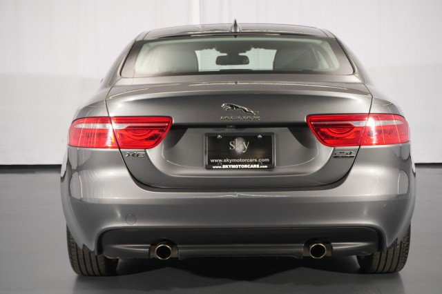 Used 2018 Jaguar XE Premium AWD/4WD image 13