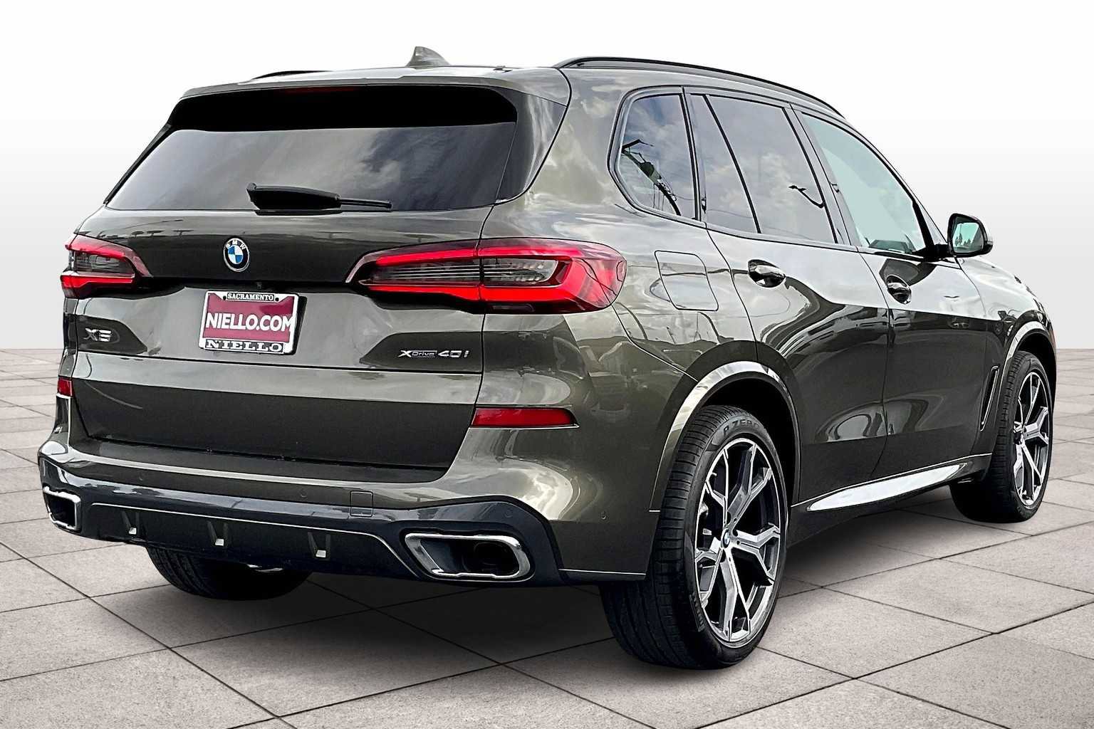 Used 2022 BMW X5 xDrive40i w/ M Sport Package image 16