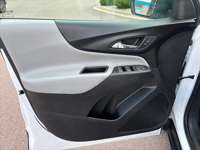 Used 2018 Chevrolet Equinox LS AWD/4WD image 12