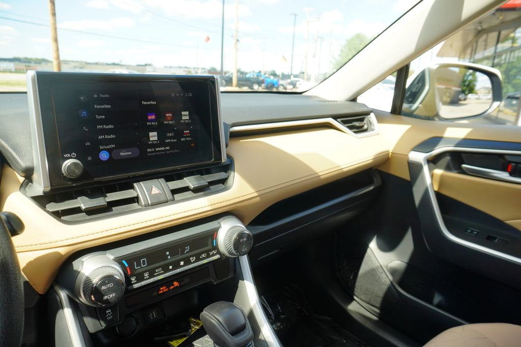 Used 2023 Toyota RAV4 XLE image 19