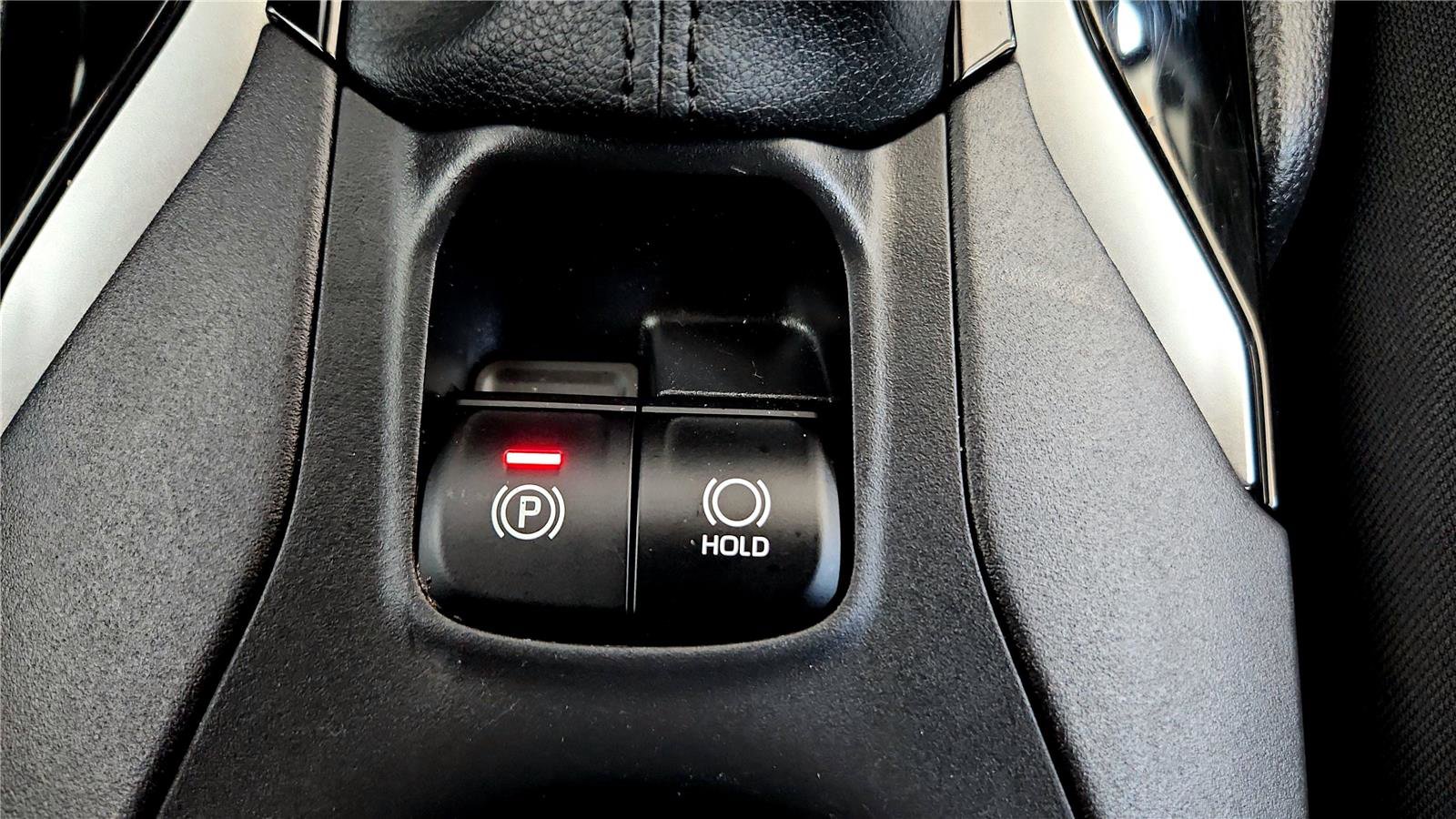 Certified 2024 Toyota Corolla Cross LE image 35