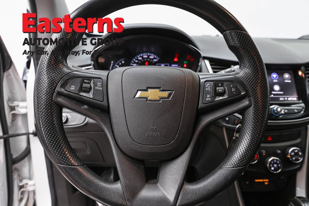 Used 2020 Chevrolet Trax LS w/ Tint and Cruise Package AWD/4WD image 10