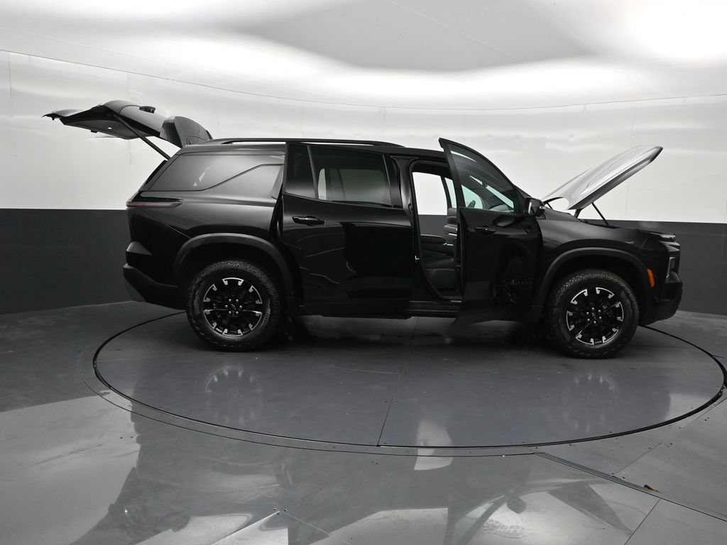 Used 2024 Chevrolet Traverse Z71 w/ Enhanced Driving Package AWD/4WD image 31