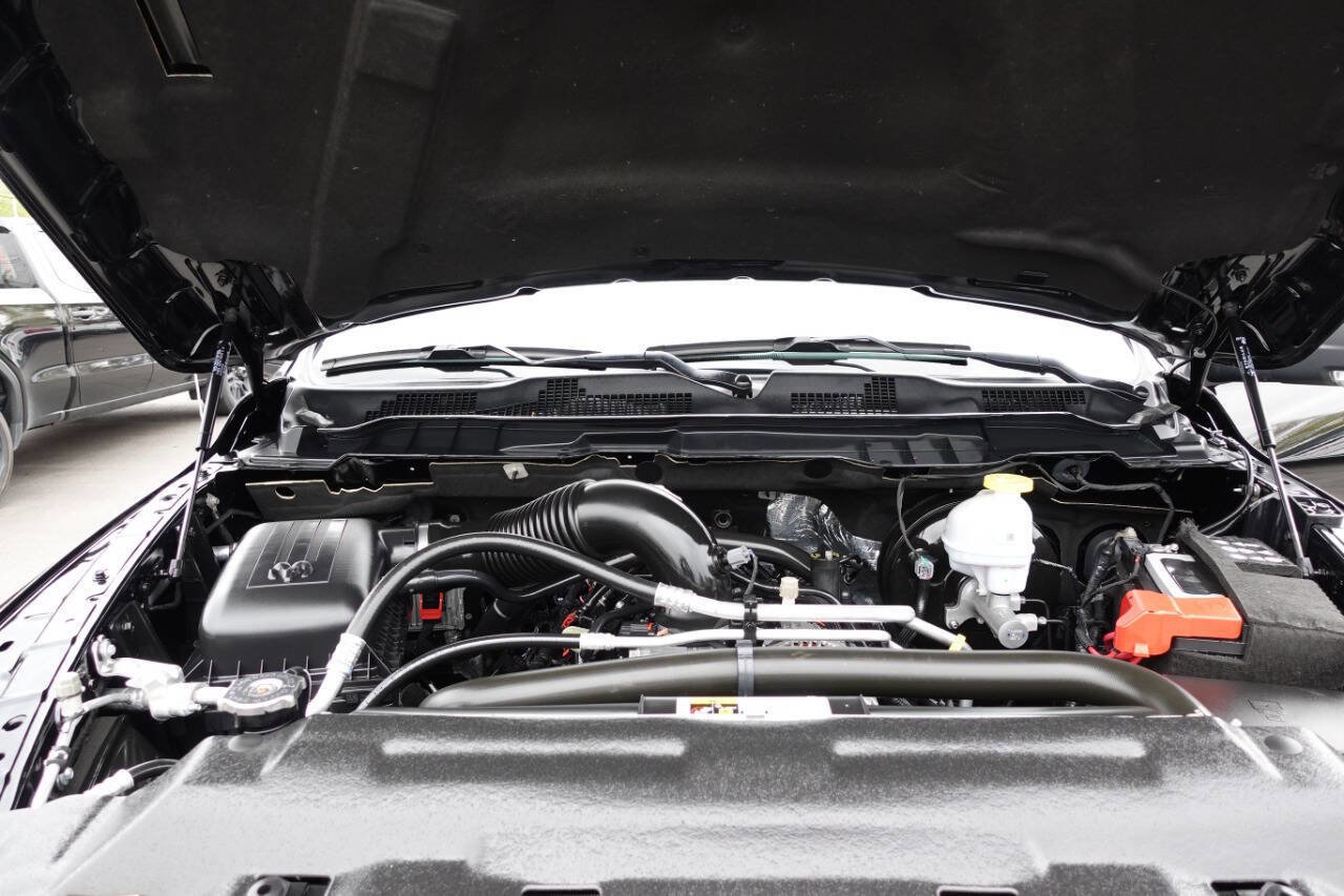 Used 2023 RAM 1500 Classic SLT w/ Electronics Convenience Group AWD/4WD image 59