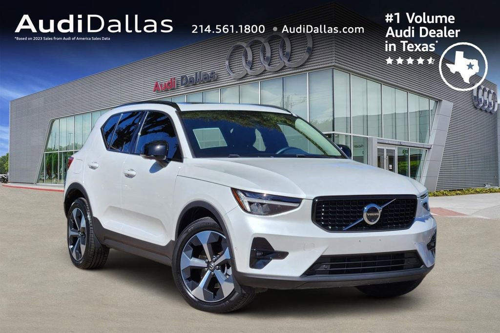 Used 2024 Volvo XC40 B5 Plus w/ Climate Package
