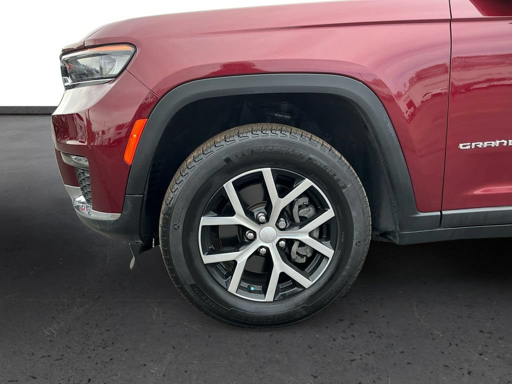 Used 2024 Jeep Grand Cherokee L Limited AWD/4WD image 13