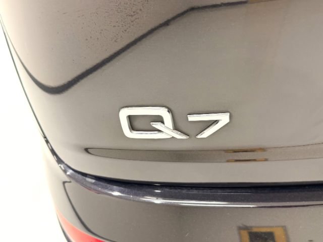 Used 2018 Audi Q7 3.0T Premium Plus w/ Premium Plus Package AWD/4WD image 13