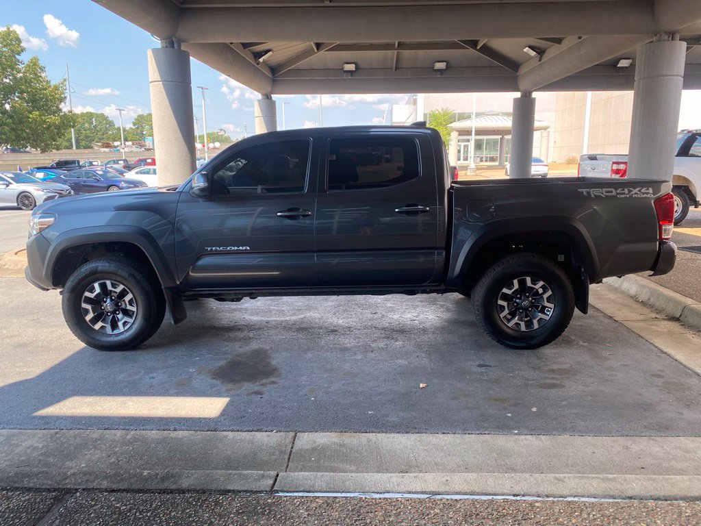 Used 2021 Toyota Tacoma TRD Off-Road w/ Technology Package AWD/4WD image 4