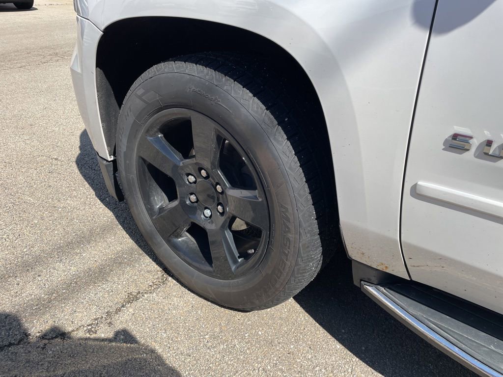 Used 2016 Chevrolet Suburban LTZ AWD/4WD image 3