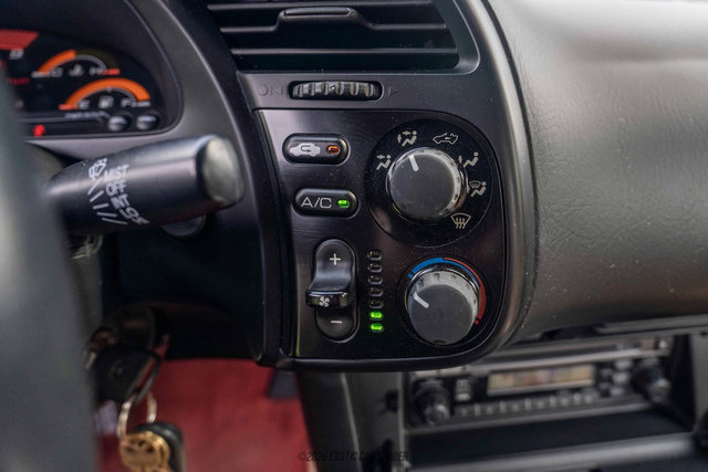Used 2004 Honda S2000 image 32