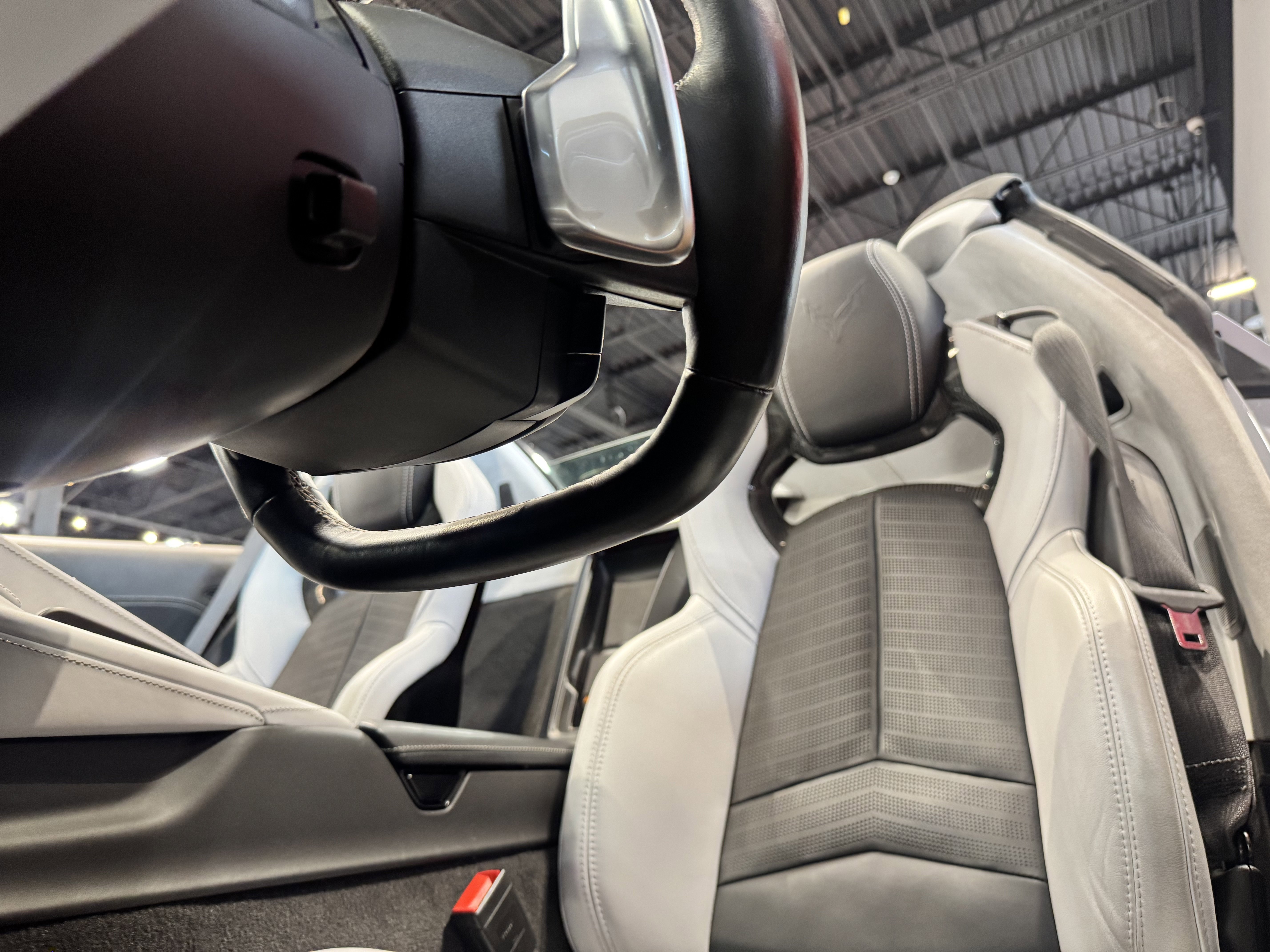 Used 2022 Chevrolet Corvette Stingray Premium Conv w/ Z51 Performance Package image 13