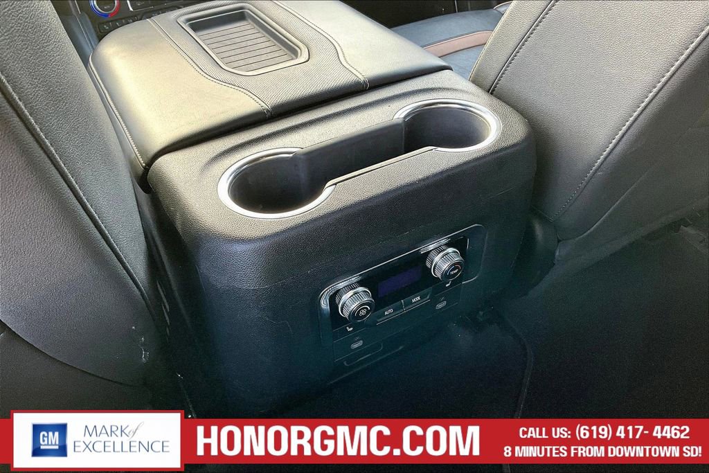 Used 2023 GMC Yukon XL AT4 w/ Technology Package image 10