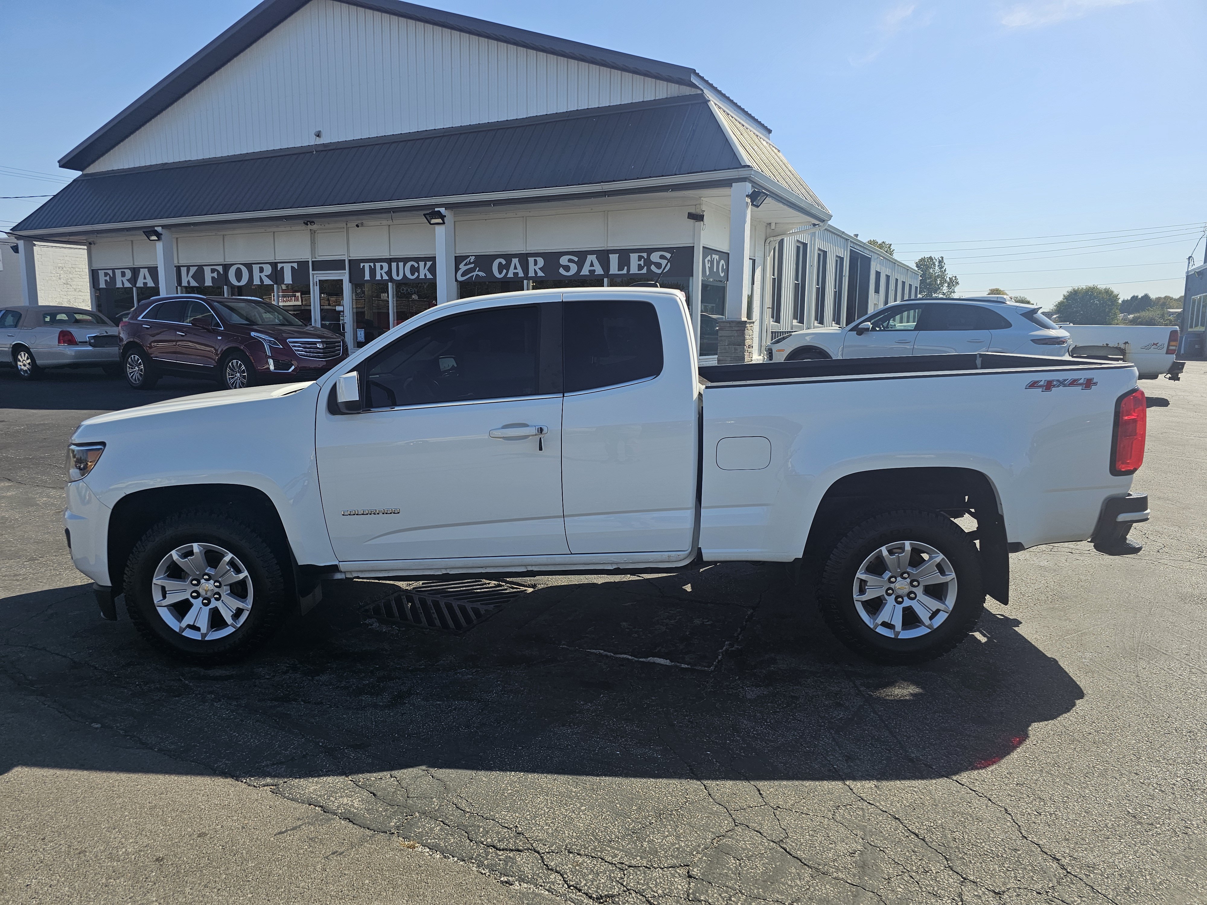 Used 2015 Chevrolet Colorado LT AWD/4WD image 9