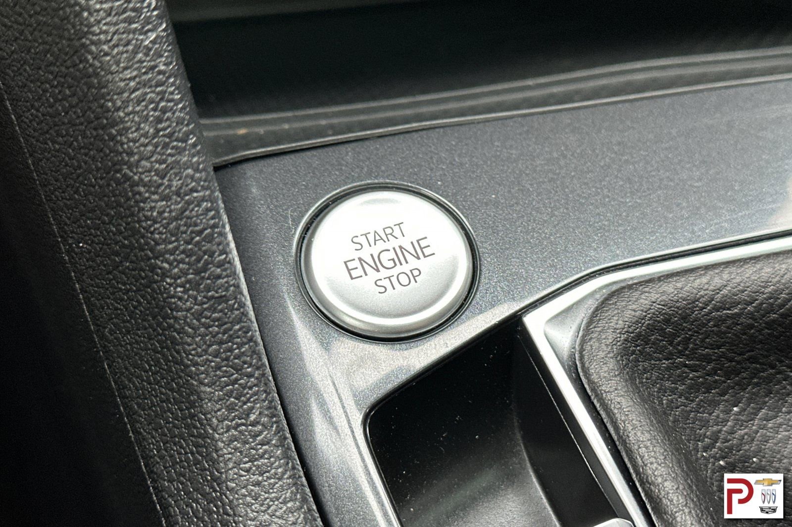 Used 2024 Volkswagen Tiguan SEL R-Line image 29