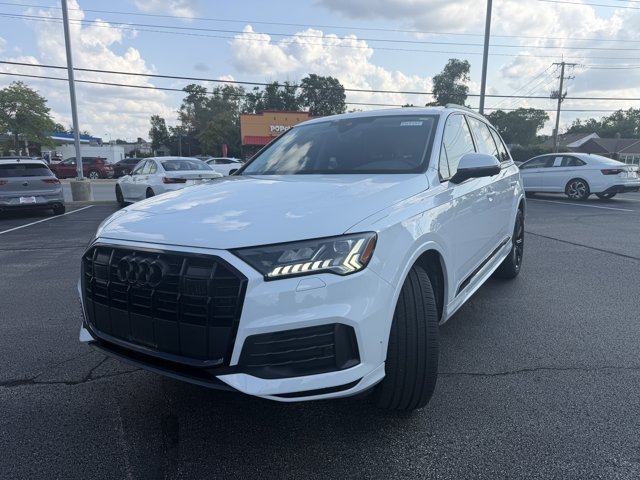 Used 2023 Audi Q7 2.0T Premium Plus w/ Premium Plus Package AWD/4WD image 2