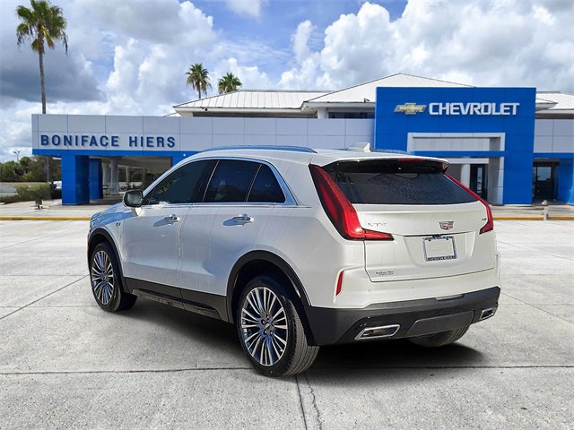 Used 2025 Cadillac XT4 Premium Luxury w/ Cold Weather Package image 3