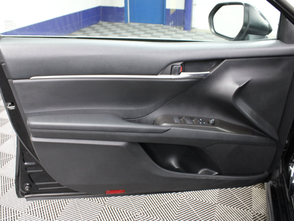 Used 2022 Toyota Camry SE FWD image 49