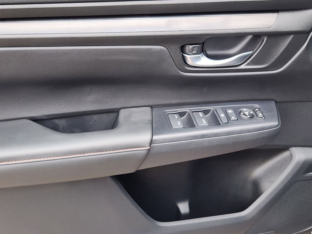 Used 2025 Honda CR-V Sport image 8