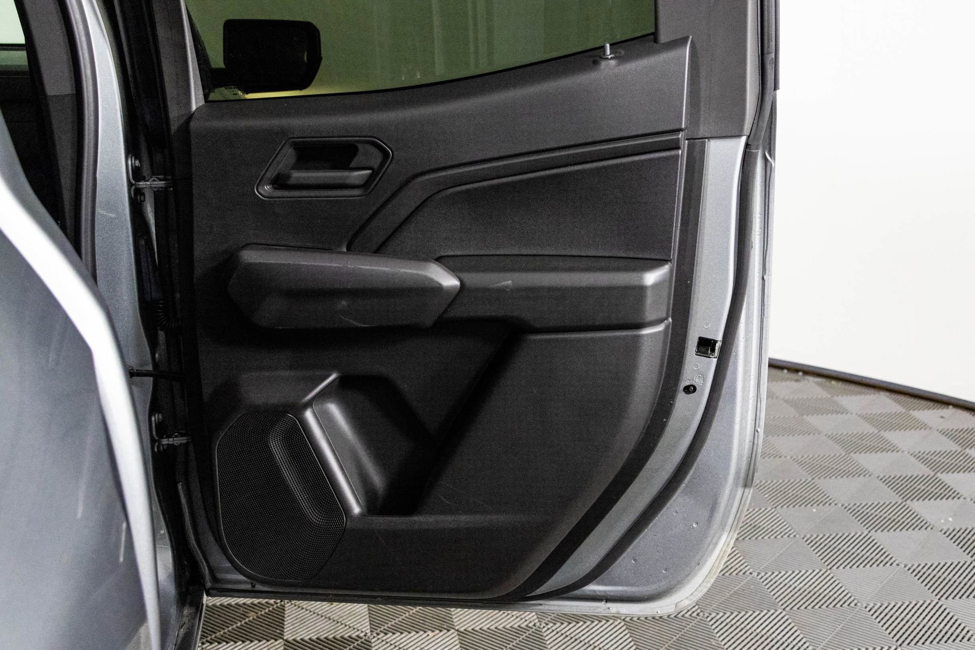 Used 2024 Chevrolet Colorado Trail Boss w/ Technology Package image 38