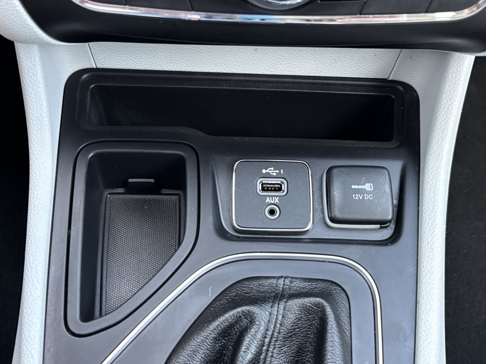 Used 2021 Jeep Cherokee Latitude Plus FWD image 27