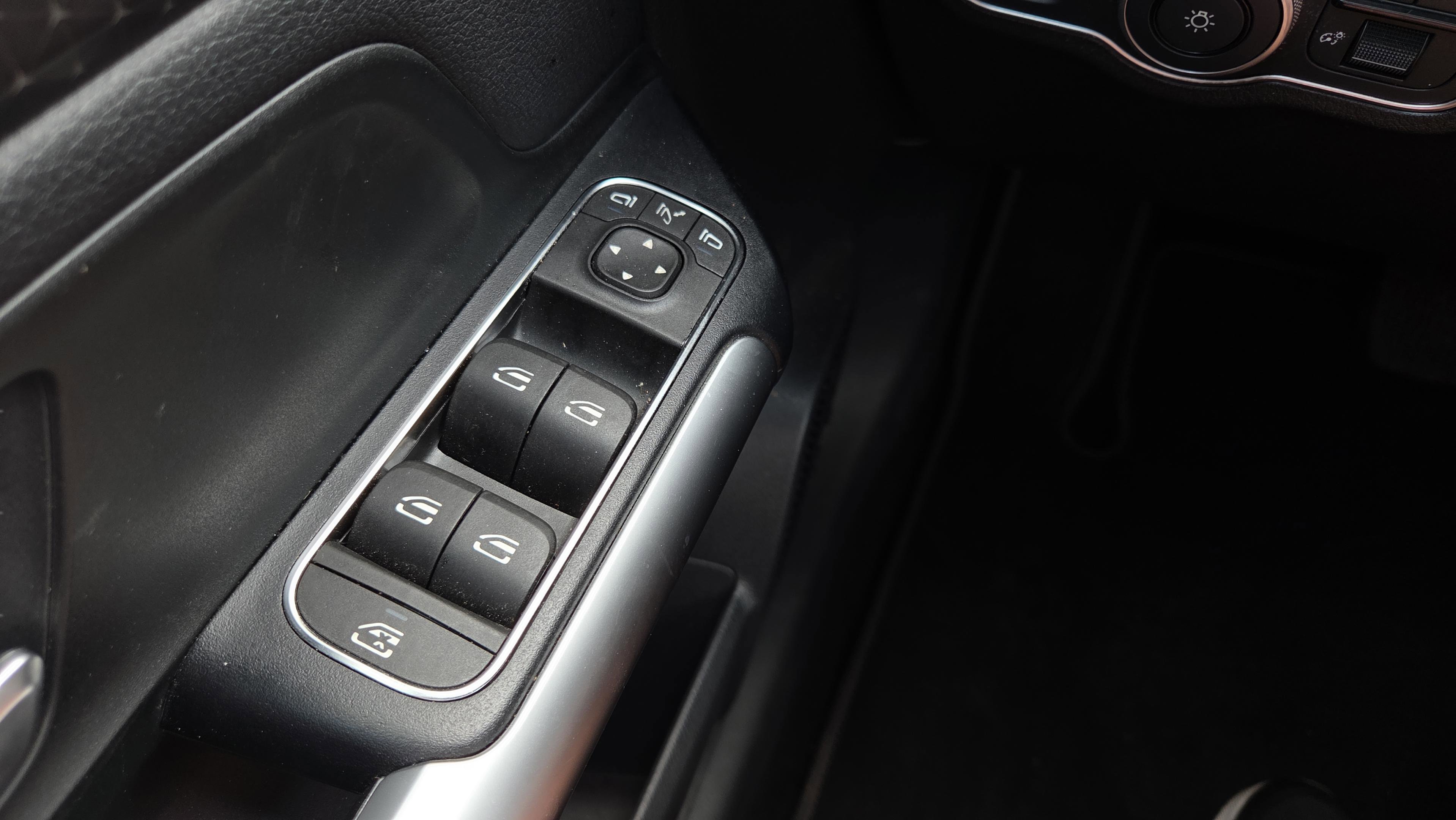 Used 2025 Mercedes-Benz GLA 250 4MATIC image 29