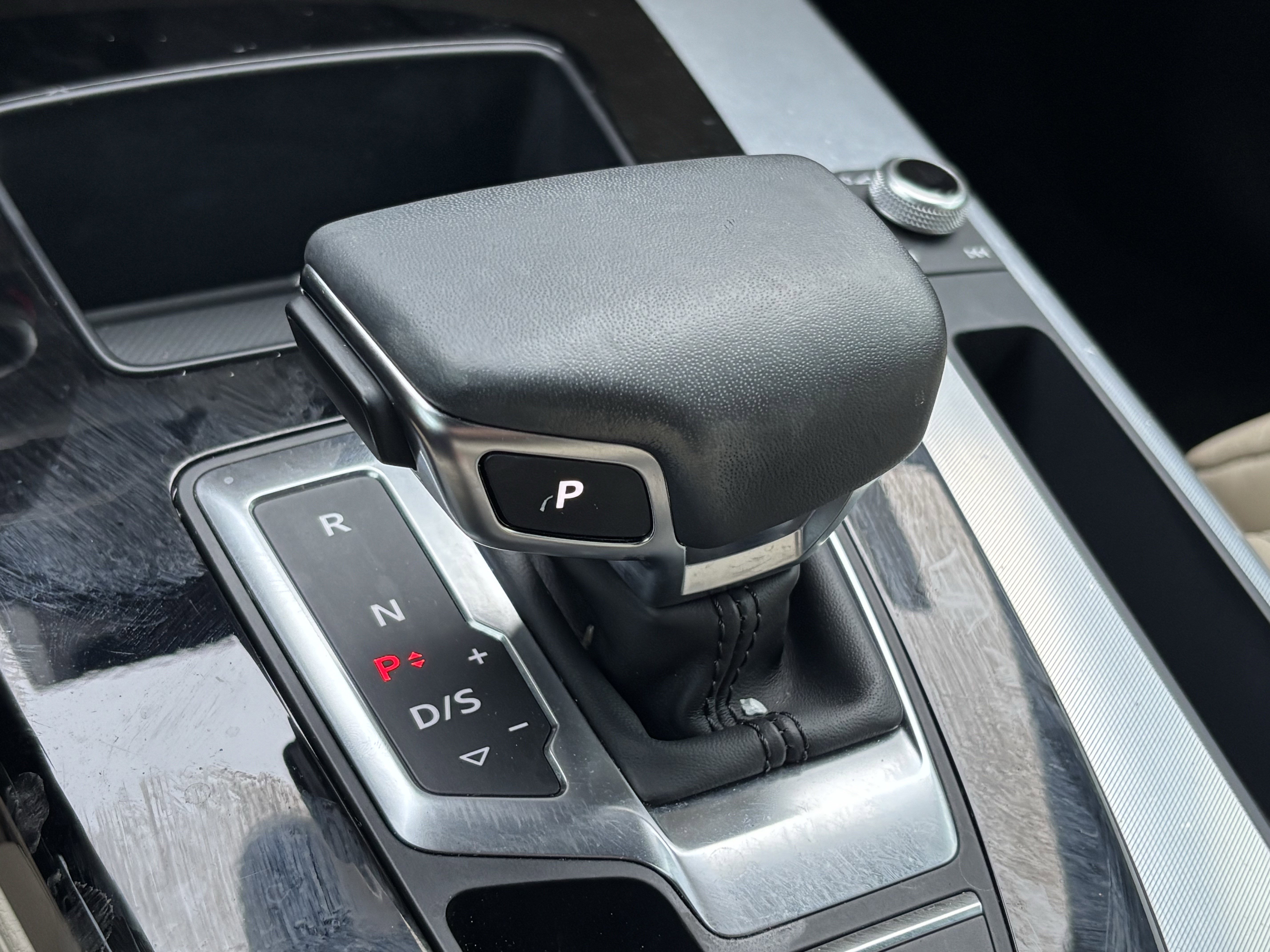 Used 2025 Audi Q5 2.0T Premium image 24