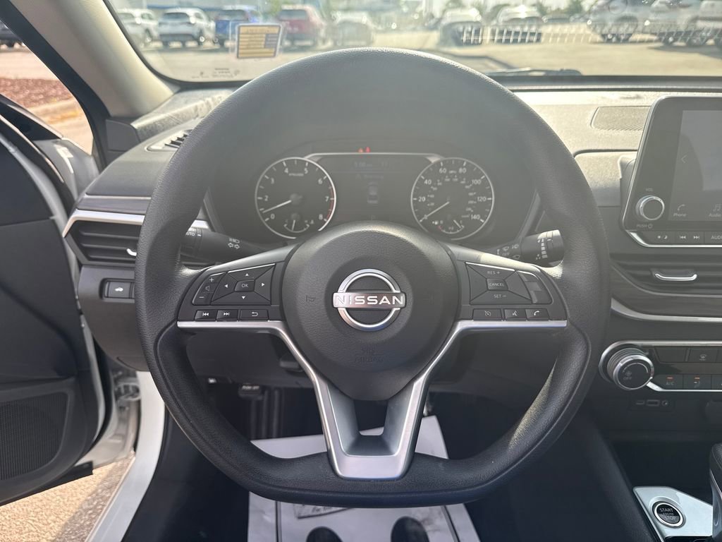 Used 2025 Nissan Altima 2.5 SV image 19